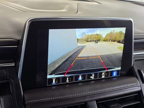 Used 2022 GMC Yukon XL SLT w/ SLT Luxury Package image 28