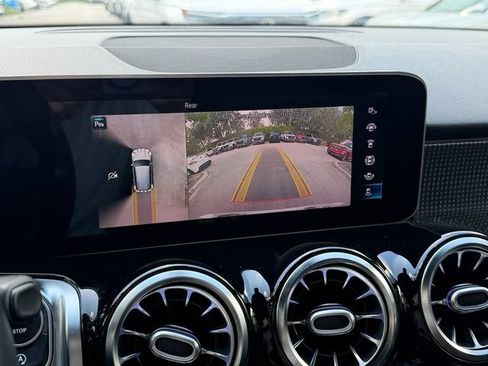 Used 2020 Mercedes-Benz GLB 250 4MATIC image 24