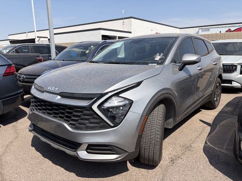 Used 2023 Kia Sportage LX AWD/4WD image 4