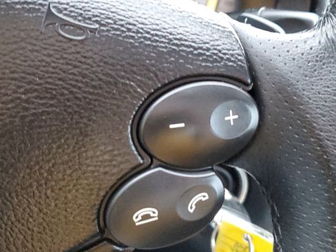 Used 2009 Mercedes-Benz E 350 4MATIC Sedan image 18