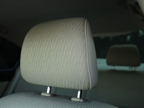 Used 2011 Subaru Legacy 2.5i Premium image 31