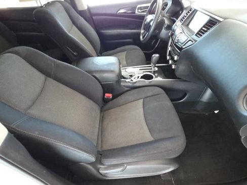Used 2019 Nissan Pathfinder S FWD image 35