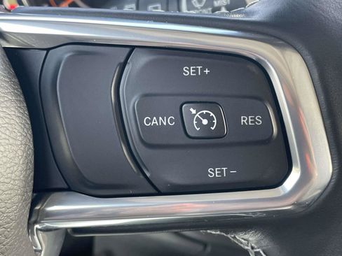 Used 2021 Jeep Wrangler Unlimited Sahara image 11