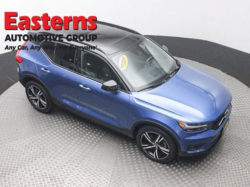 Used 2020 Volvo XC40 T5 R-Design AWD/4WD image 3