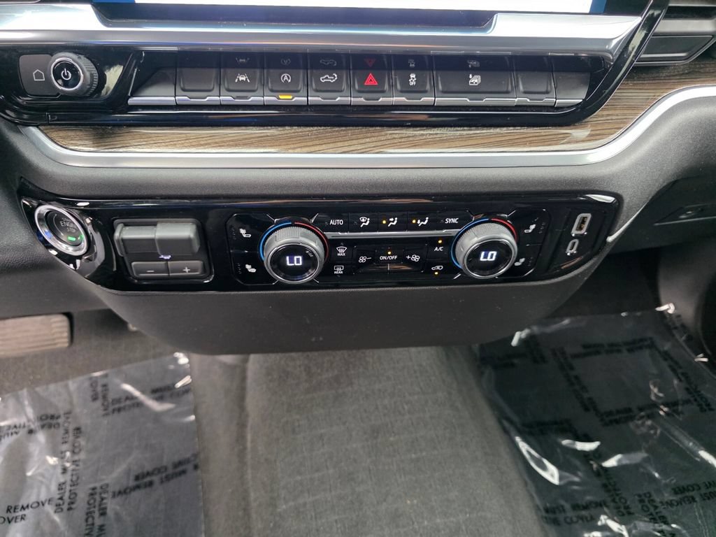 Used 2026 Chevrolet Silverado 1500 RST w/ RST Select Package RWD image 21
