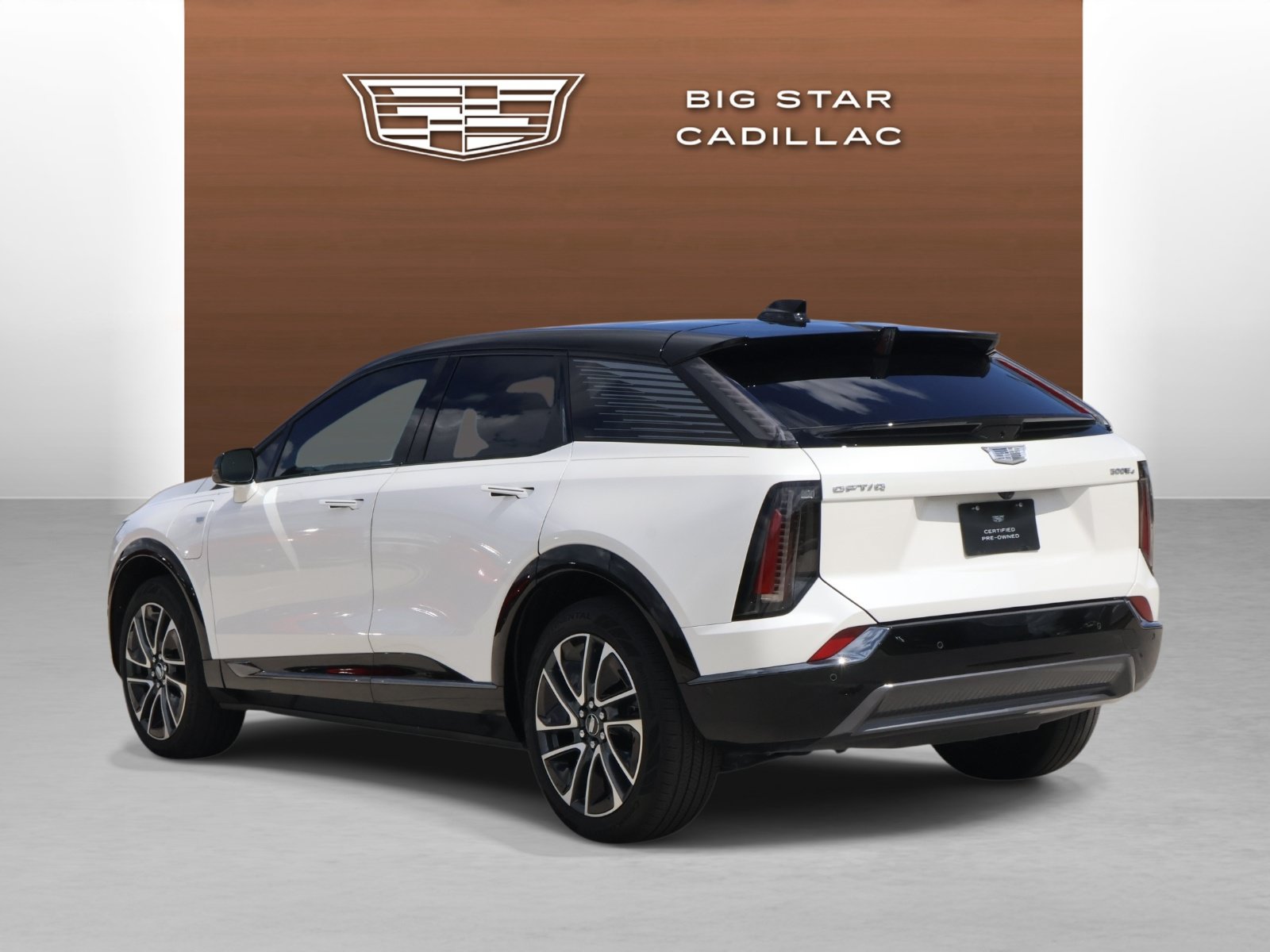 Certified 2025 Cadillac Optiq Sport 2 AWD/4WD image 3