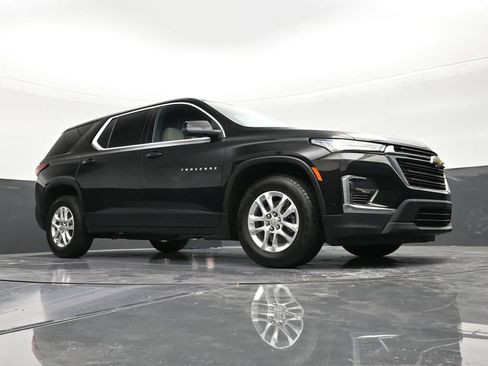 Used 2023 Chevrolet Traverse LS FWD image 27