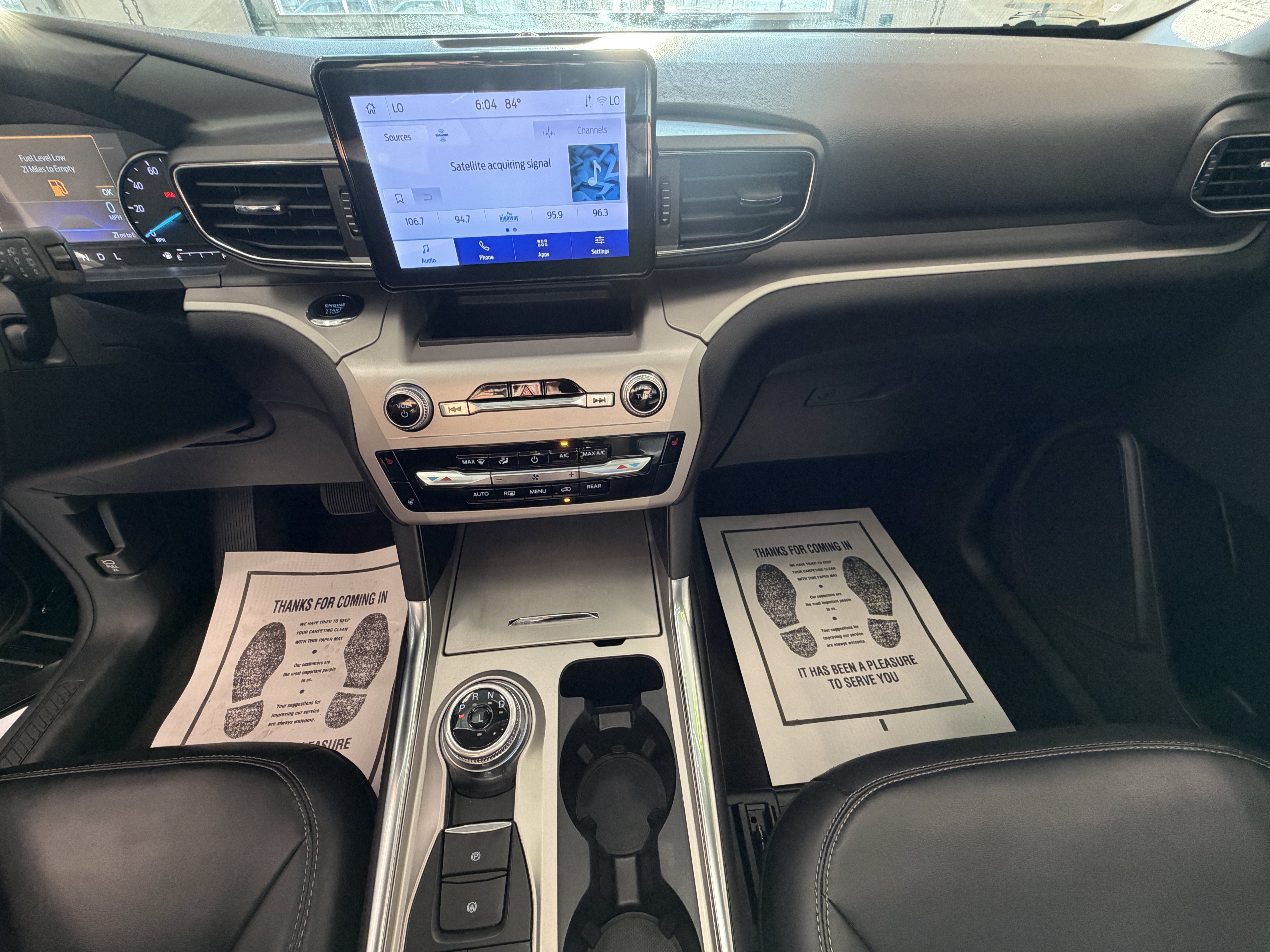 Used 2023 Ford Explorer XLT w/ Equipment Group 202A AWD/4WD image 9
