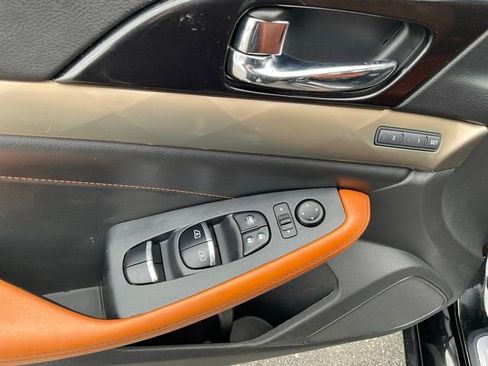 Used 2019 Nissan Maxima Platinum w/ Reserve Package image 11