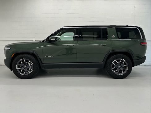 Used 2024 Rivian R1S Adventure AWD/4WD image 3