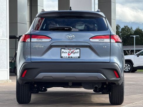 Certified 2025 Toyota Corolla Cross LE image 6