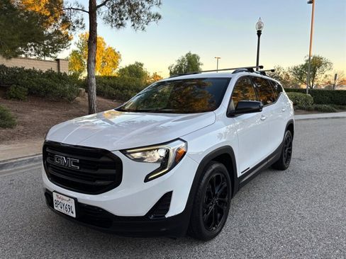 Used 2020 GMC Terrain SLE w/ Elevation Edition image 33