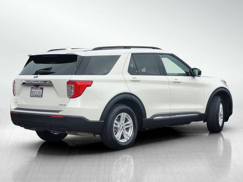 Certified 2022 Ford Explorer XLT image 4