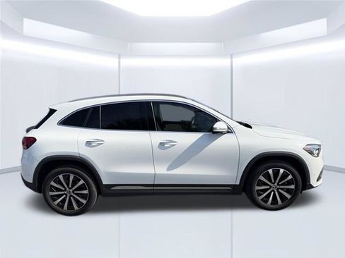 Used 2021 Mercedes-Benz GLA 250 4MATIC image 5