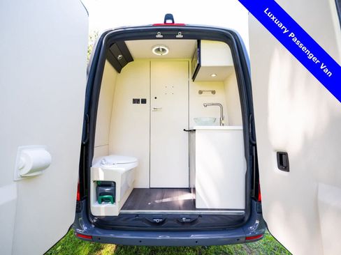 Used 2024 Mercedes-Benz Sprinter 2500 image 69