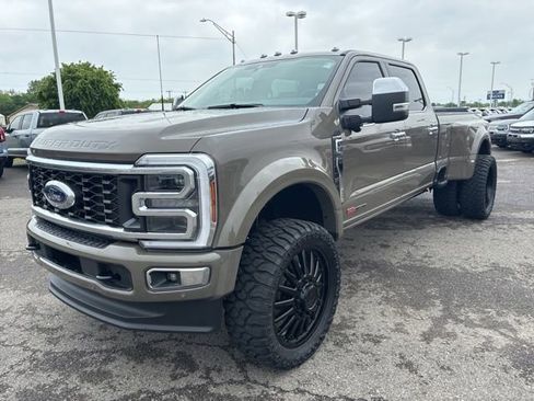 Used 2026 Ford F450 Platinum image 1