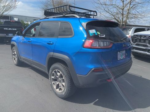 Used 2020 Jeep Cherokee Trailhawk w/ Cold Weather Group AWD/4WD image 2