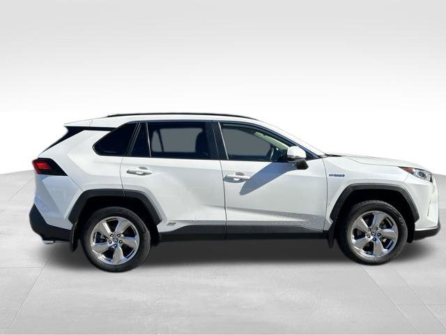 Used 2021 Toyota RAV4 XLE Premium AWD/4WD image 6