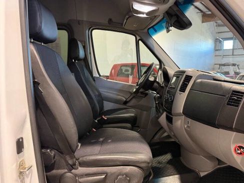 Used 2017 Mercedes-Benz Sprinter 2500 image 15