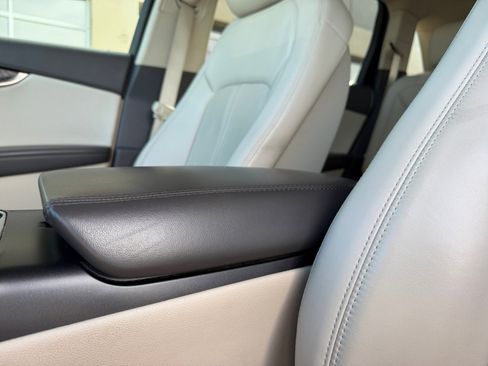 Used 2018 Lincoln MKX Reserve w/ Driver Assistance Package image 15