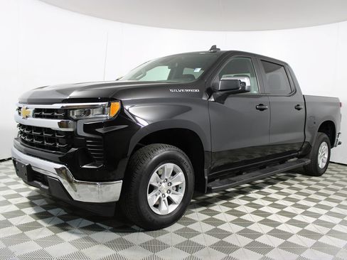 Used 2025 Chevrolet Silverado 1500 LT RWD image 38