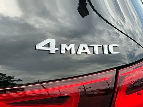 Used 2022 Mercedes-Benz GLA 250 4MATIC image 11