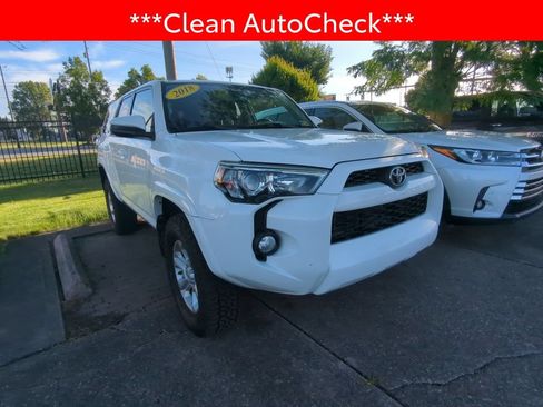 Used 2018 Toyota 4Runner SR5 AWD/4WD image 3