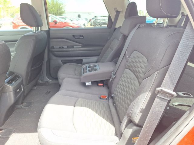 Certified 2024 Nissan Pathfinder SV FWD image 15