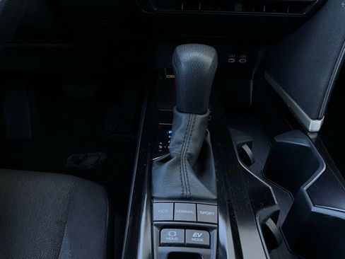 Used 2025 Toyota Camry LE image 23