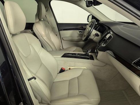 Used 2016 Volvo XC90 T6 Momentum w/ Momentum Plus Package image 30
