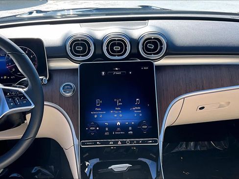 Used 2022 Mercedes-Benz C 300 4MATIC Sedan w/ Exclusive Trim Package image 7