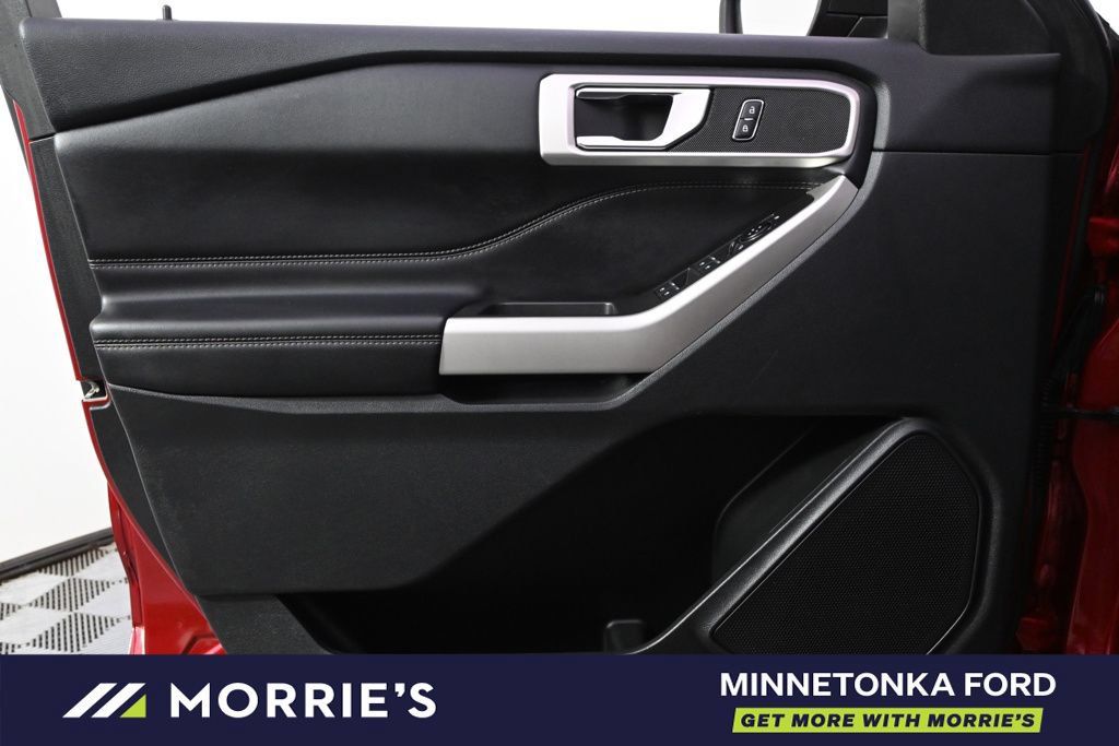 Used 2023 Ford Explorer XLT w/ Equipment Group 202A AWD/4WD image 23