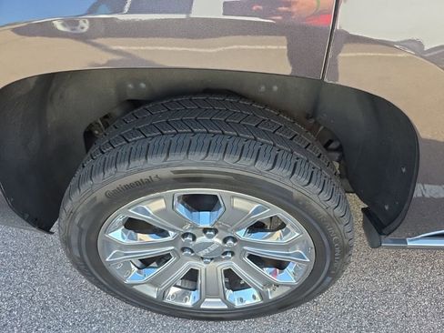 Used 2017 GMC Yukon Denali w/ Open Road Package AWD/4WD image 9
