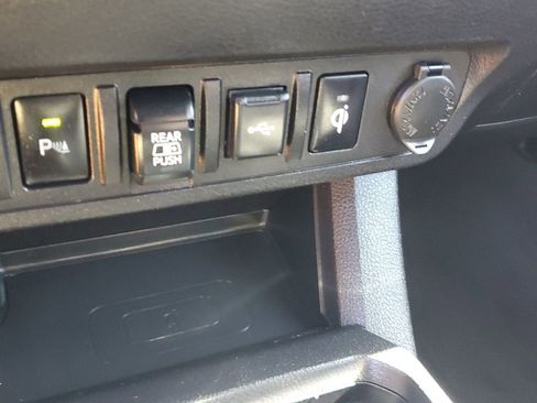 Used 2023 Toyota Tacoma TRD Off-Road image 32