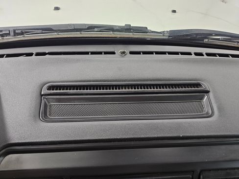 Used 2003 Land Rover Discovery SE image 25