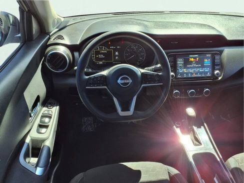 Used 2024 Nissan Kicks SV FWD image 7