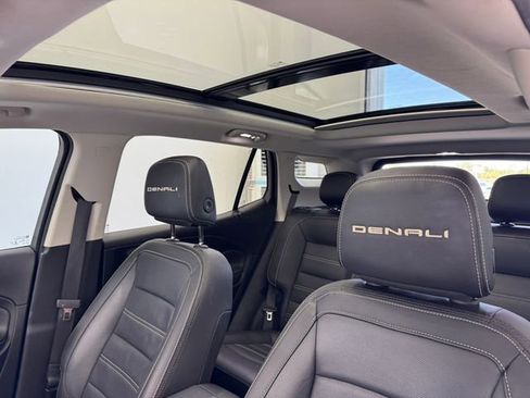 Used 2023 GMC Terrain Denali w/ Denali Premium Package image 5