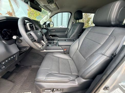 Used 2024 Toyota Tundra Limited image 5