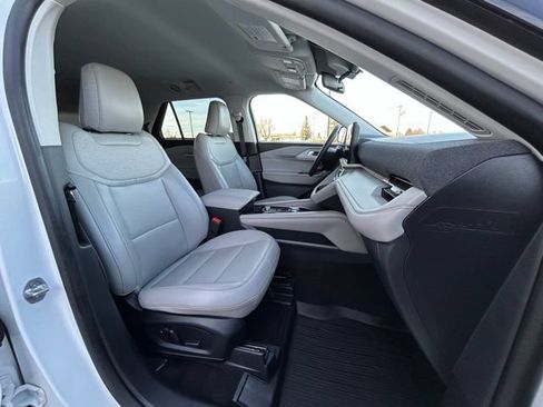 Used 2025 Ford Explorer Active w/ Active Comfort Package AWD/4WD image 34