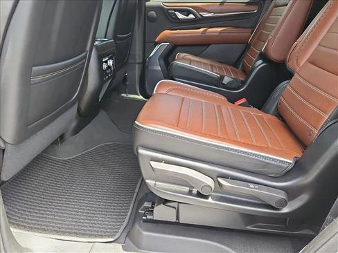 Used 2024 GMC Yukon Denali Ultimate AWD/4WD image 28