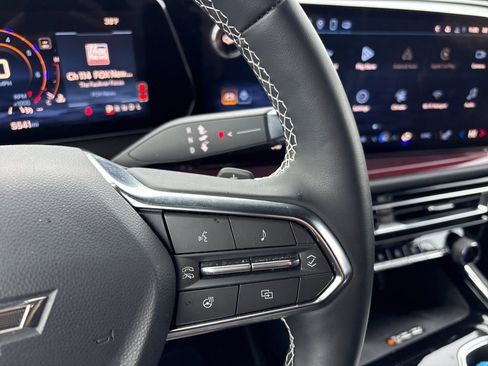 Used 2025 Chevrolet Traverse Z71 w/ Driver Confidence Package image 43