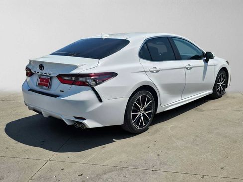 Certified 2022 Toyota Camry SE w/ Carpet Mat Package (TMS) FWD image 3