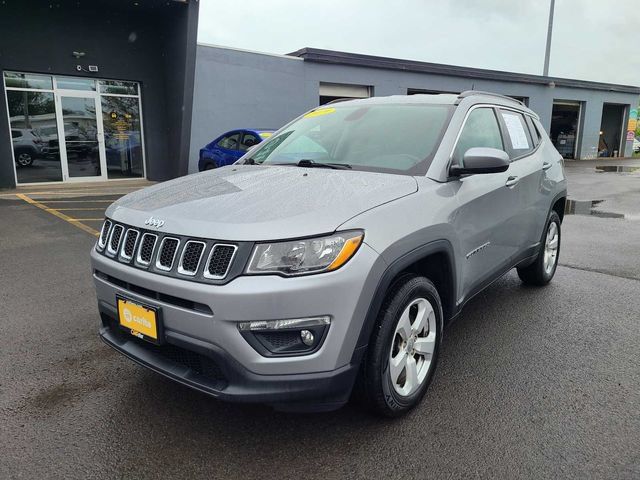 Used 2019 Jeep Compass Latitude w/ Cold Weather Group AWD/4WD image 1