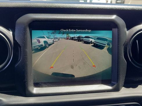 Used 2022 Jeep Wrangler Unlimited Sport AWD/4WD image 12