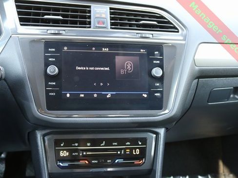 Used 2024 Volkswagen Tiguan SE image 23