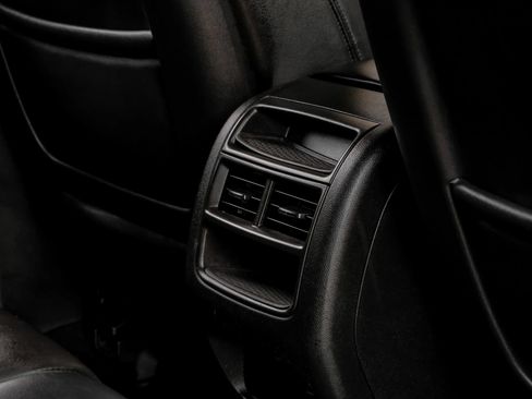 Used 2017 Cadillac XT5 Premium Luxury FWD image 39