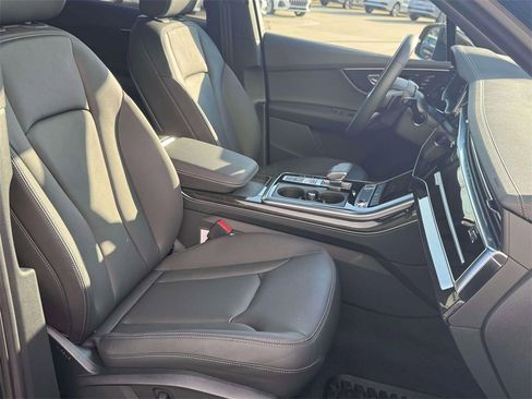 Used 2025 Audi Q7 3.0T Premium image 10