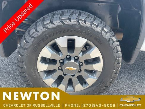 Used 2022 Chevrolet Silverado 2500 Custom w/ Custom Value Package AWD/4WD image 41