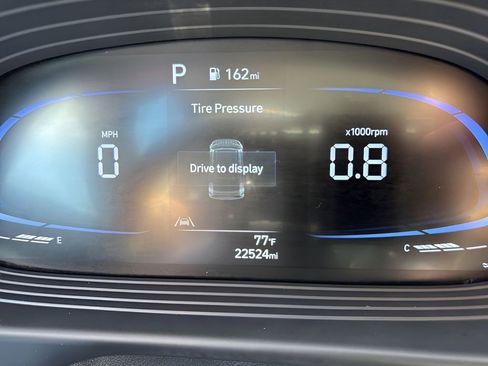 Used 2025 Hyundai Venue SEL FWD image 22