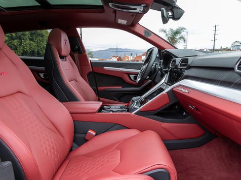 Used 2024 Lamborghini Urus S image 38